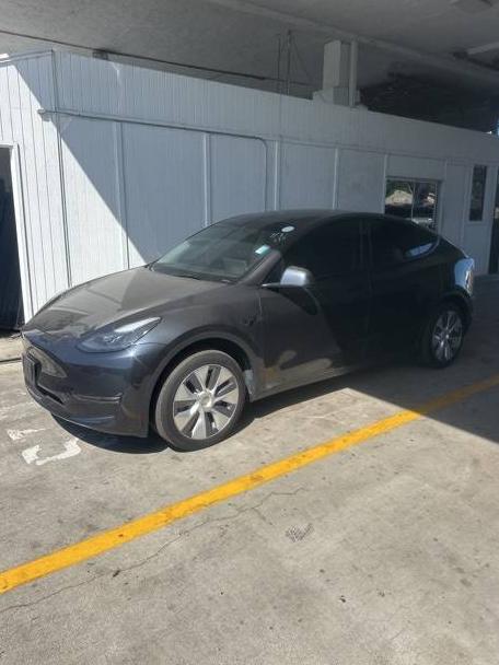 TESLA MODEL Y 2024 7SAYGDED9RF011193 image